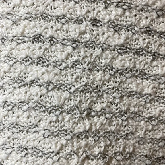 Cream sweater with gray - Picture 3 of 6